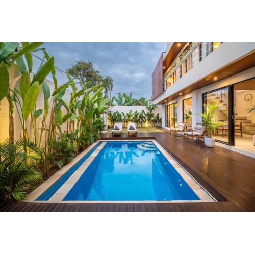 NEW! Luxury 4BR Canggu Villa Gebran with Butler
