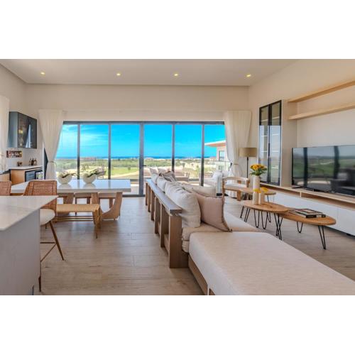 New! Luxury PH with Pool Golf & Ocean Views