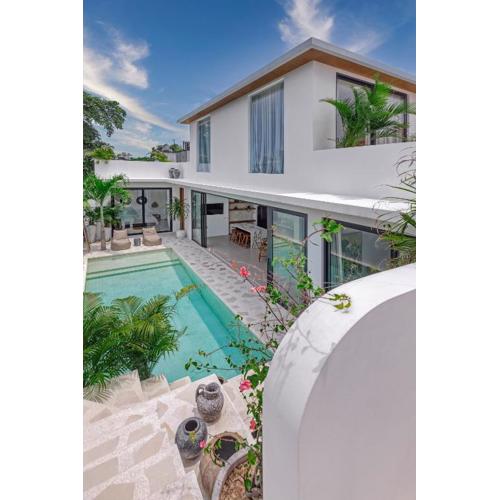 New Magnificent 3BR 5min to Finns & Berawa Beach Villa Alemar