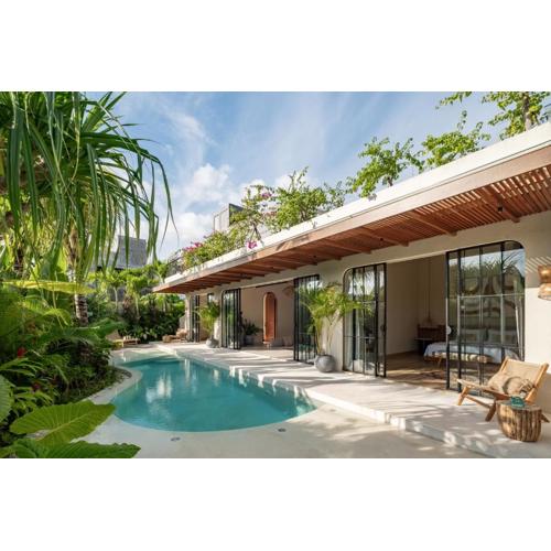 New SASS Villa - Stylish & Modern 3BR at Seminyak