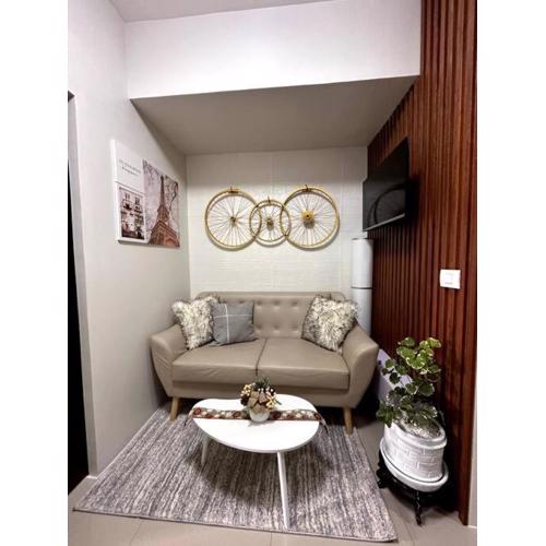 New & Spacious Unit in QC w/ Wifi & Netflix