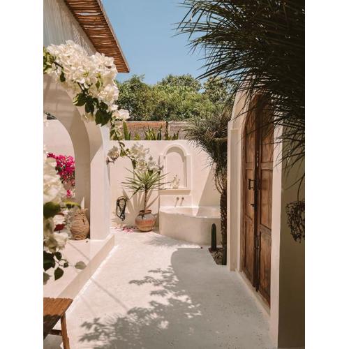 NEW! Stylish Suite in the heart of Canggu - NOOCA BALI