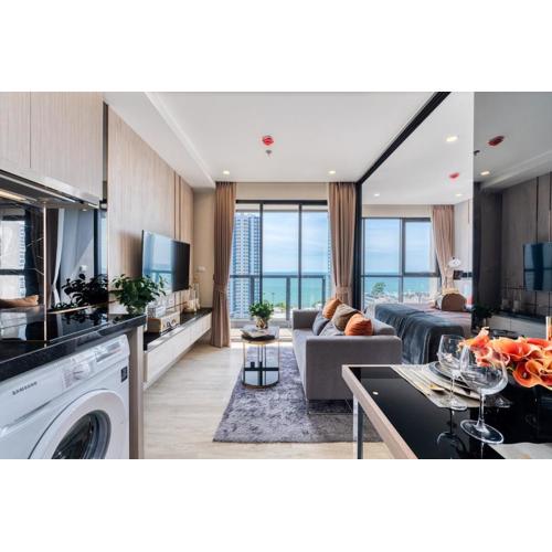 New! The Panora Pattaya 1BR King Seaview Penthouse
