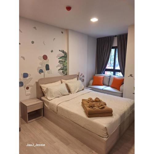 NEW vibrant and festive 1-bedroom condo in the heart of Hua-Hin