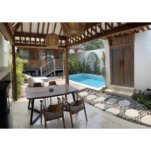 New villa Private Pool - minutes from airport