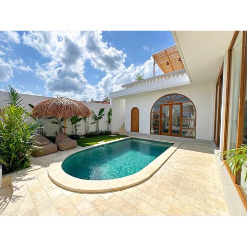 Newly Build 2brVilla with Rooftop- Pererenan