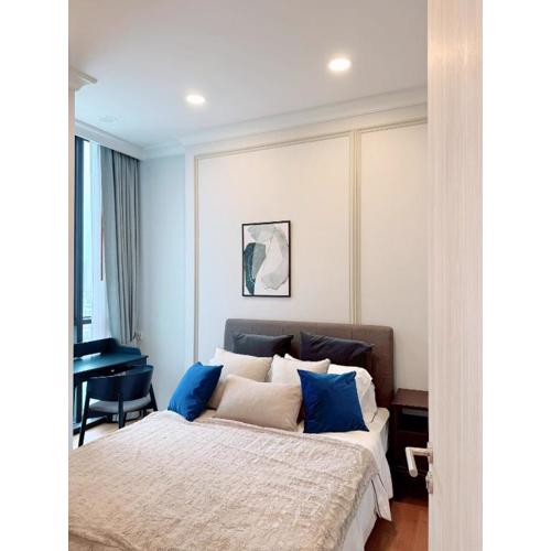 Newly decorated Apt near Paragon