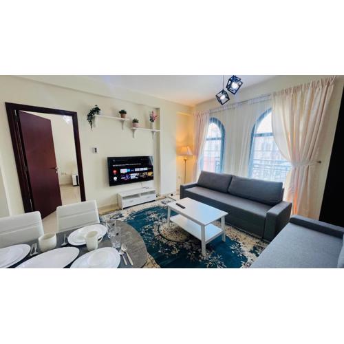 Newly furnished cozy ONE bed room Apartment 2 bathroom city view