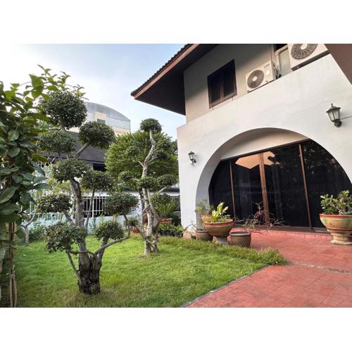 Newly-renovated Modern Private Thai Villa with Swimming Pool