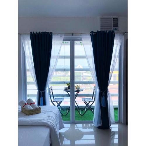 Next to SM Mall, Modern 1BR with Balcony & Pool
