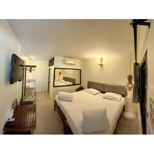 Ngeeb bed and EV station