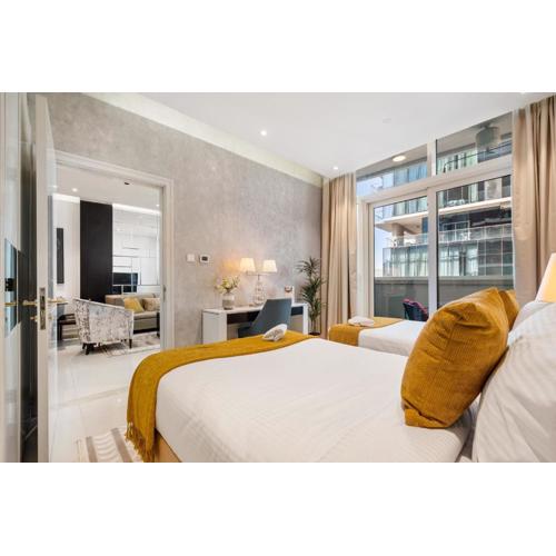 Nice 2 Bedroom Apartment! 5 Minutes walk to Dubai Mall, Downtown Dubai