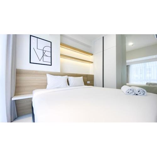 Nice and Comfortable 2BR at 20th Floor Tokyo Riverside Apartment By Travelio