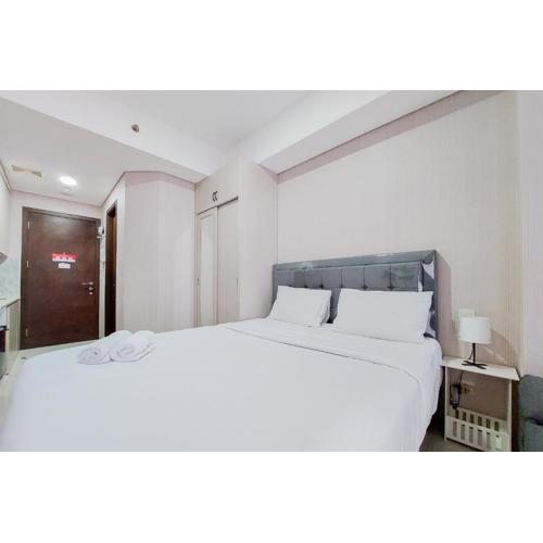 Nice and Elegant Studio near Campus at Pacific Garden Alam Sutera Apartment By Travelio