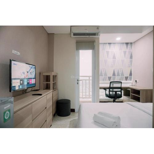 Nice and Modern Studio Apartment B Residence By Travelio