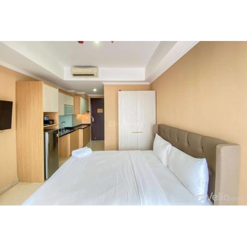 Nice Designed and Homey Studio at Menteng Park Apartment By Travelio
