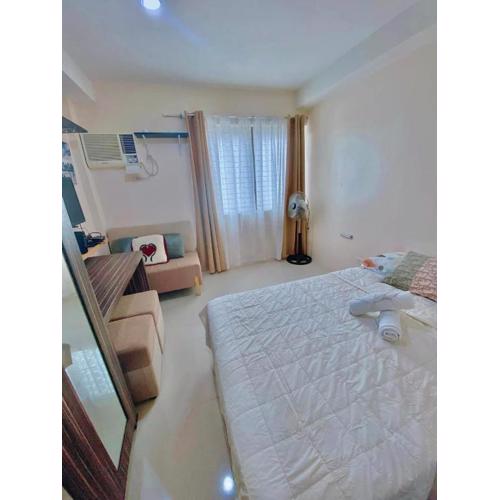 Nice location in the persimmon condo