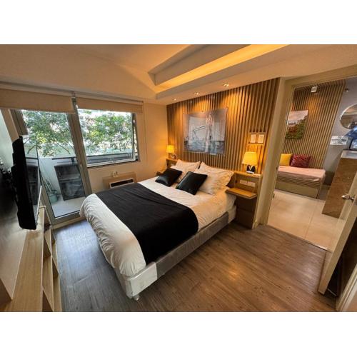 Nice one BR condo free pool in Commonwealth QC