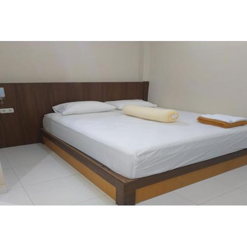 Nietsa Guest House Palu RedPartner