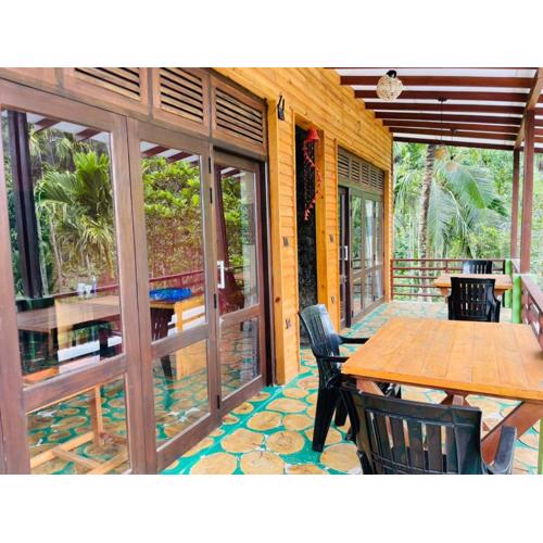 Nine Arch Jungle Inn