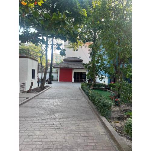 Nine Blue Garden Villa