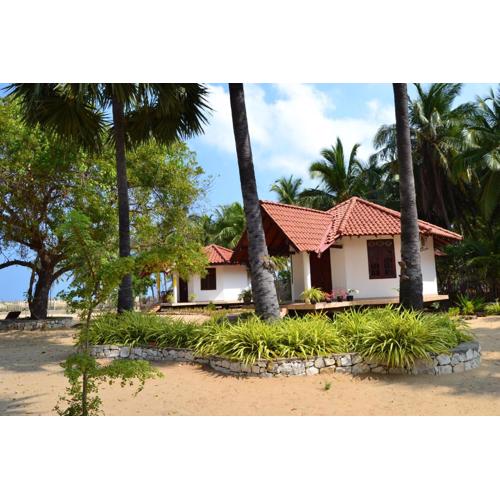 Nirukthie Beach Resort & Restaurant