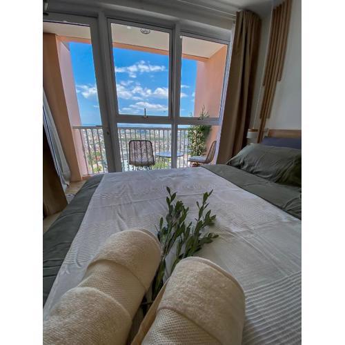 nJoy! BOHO Luxury at Venice Grand Canal - perfect for business & couples