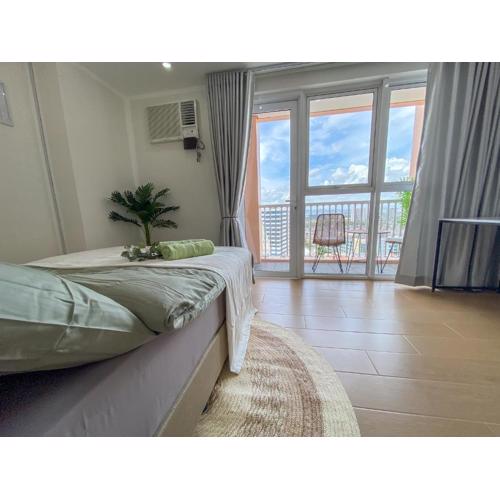 nJoy! CHIC & Luxury at Venice Canal - perfect for business & couples