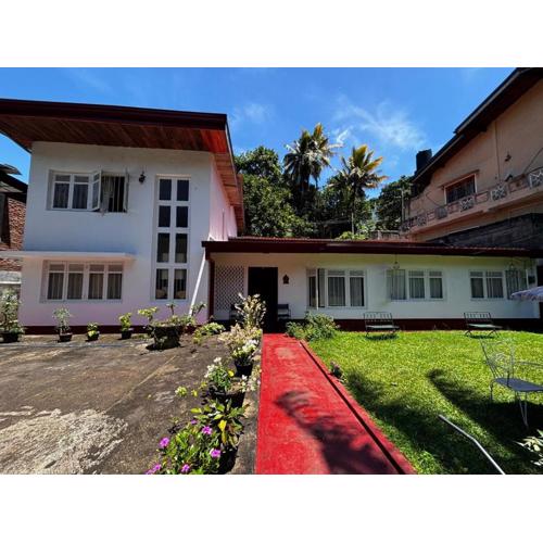 No 06 Veediya Bandara Lane Bahirawakanda