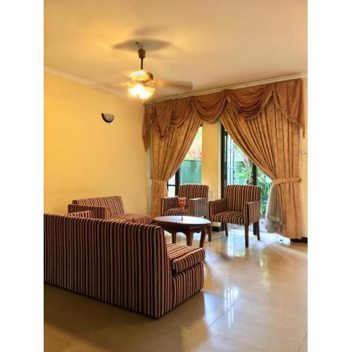 Noahs Ark Transit Stay