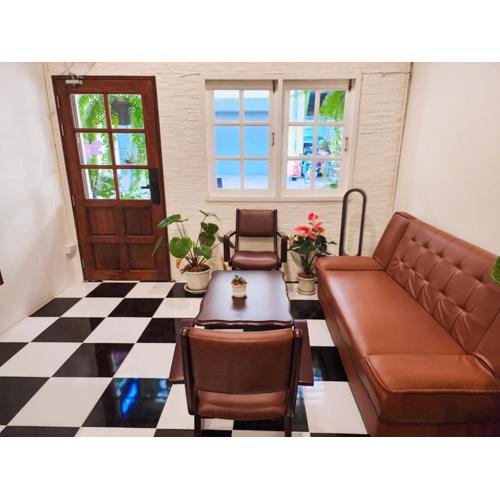 Noir Cafe And Hostel Chinatown Bangkok