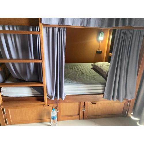 NOMAD HOSTEL KRABI AND TRAVEl