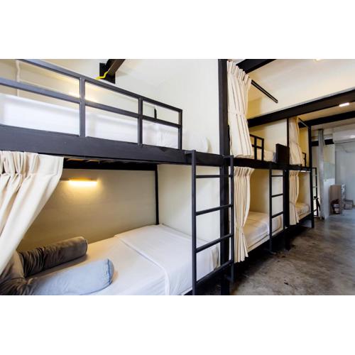 Nomad Plus Life Hostel Pattaya