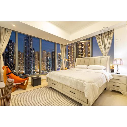 Nomad Retreats- Silverene tower Marina view