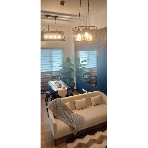 North Breeze Staycation - 2BR Penthouse Condo with Balcony and View