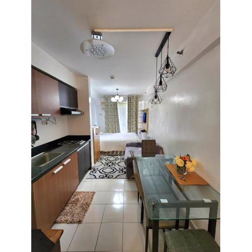 NORTHPOINT CONDO Free Airport Pick Up for 3 nights stay or more