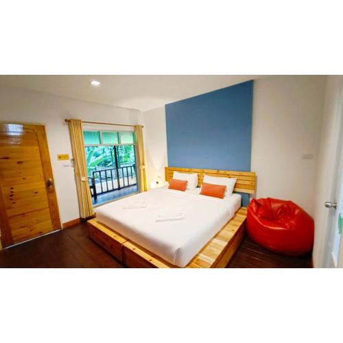 Nua Tone Resort Bang Tao & Cafe