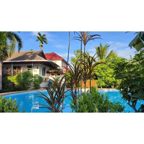 Nuch's Apple Guest House