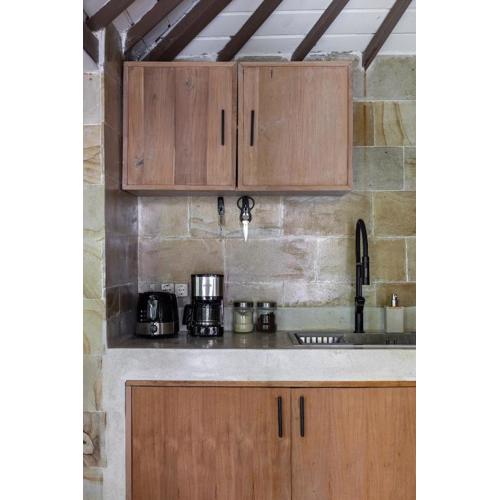 Nyaman Villa with garden bath