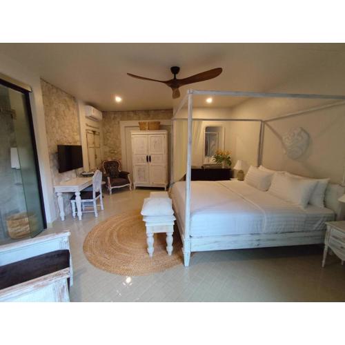 O - HO Boutique Home