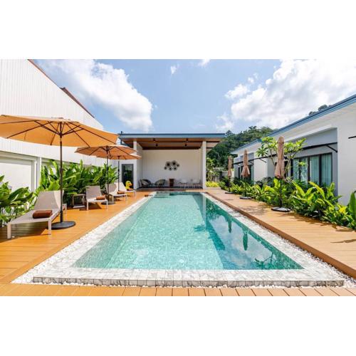 Oasis by the Sea M1- House with Pool and Amenities