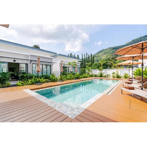 Oasis by the Sea M2- House with Pool and Amenities