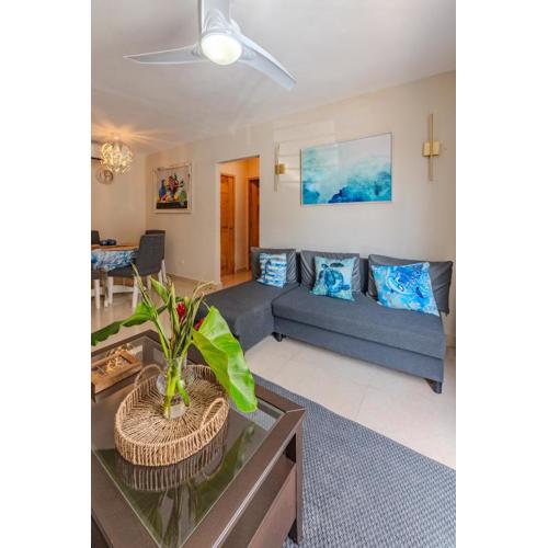 Oasis cerca del mar #1