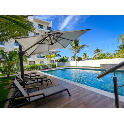 Oasis Retreat 2 Bedroom with Private Pool, Gated