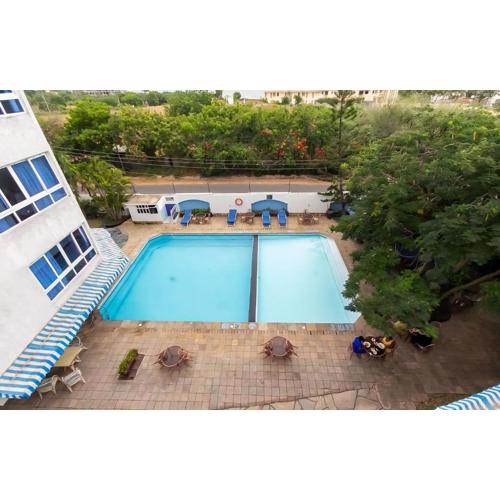 Ocean Blue Retreat-3 minute walk to Nyali Center and 3 minute walk to the Beach