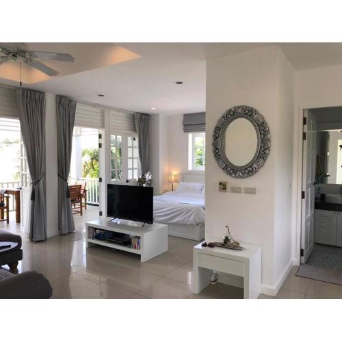 Ocean breeze studio 1 bed