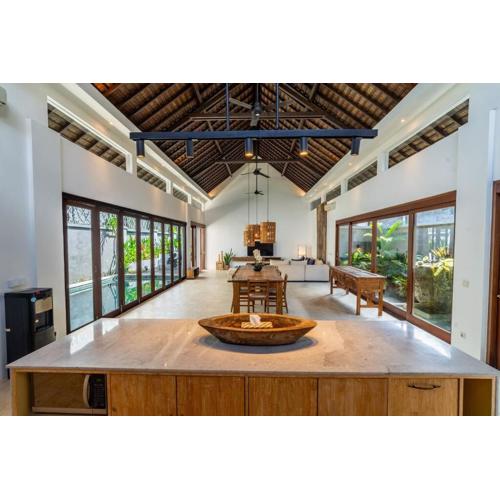 Ocean Breeze Villa -4BR villa in Canggu