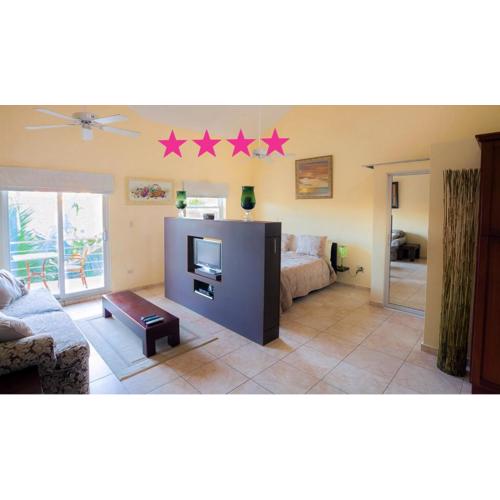 Ocean Dream High Ceiling Studio w/balcony