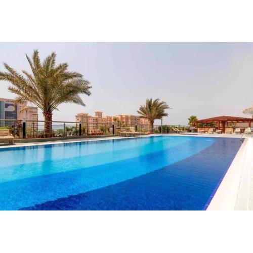 Ocean Heights - Spacious 1 Bedroom Apartment with Sea View & Free Parking