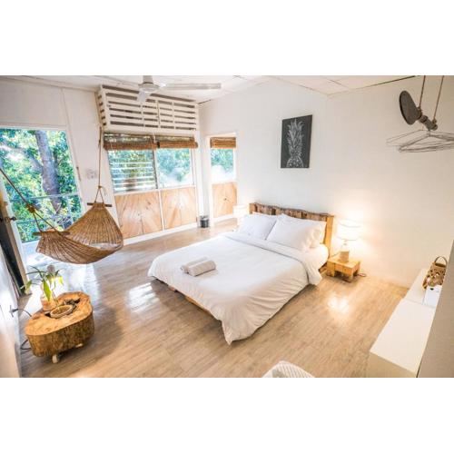 OCEAN Nest with Self-Service Breakfast - AC, Monkeys, Pet-friendly with a Fee